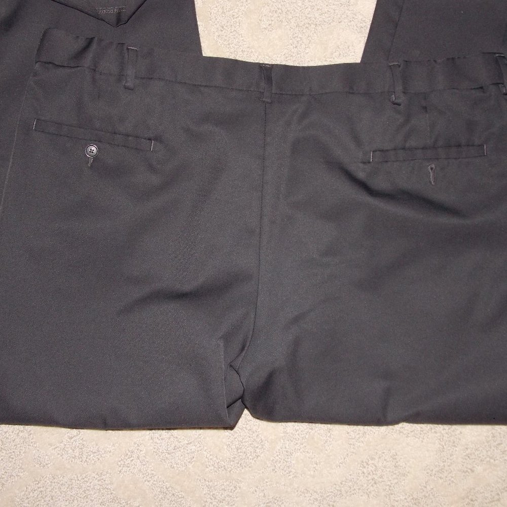 Haggar Men's Classic Fit Flat Front Casual Pant-Charcoal